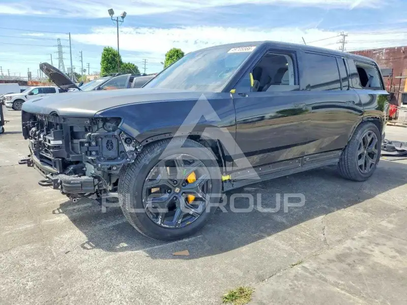 2023 Rivian R1S фото
