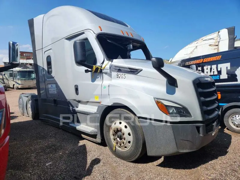 2023 Freightliner All Other фото
