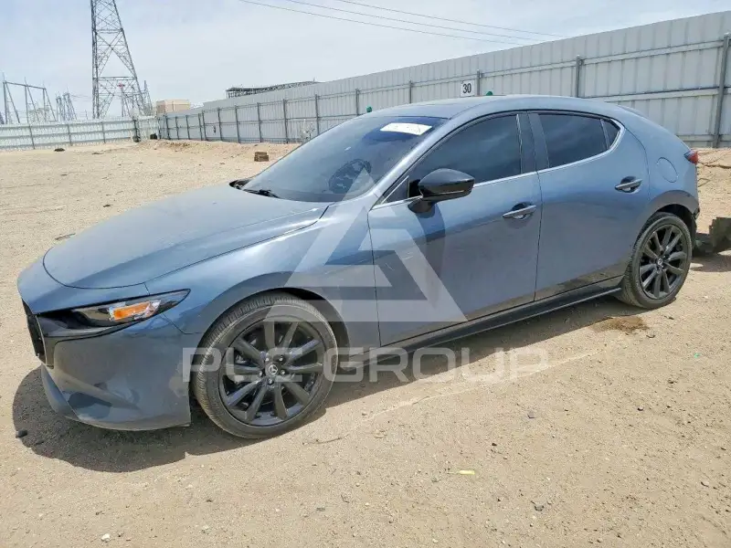 2023 Mazda 3 photo