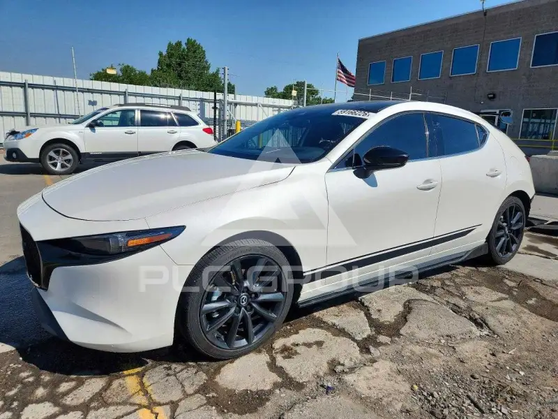 2023 Mazda 3 photo