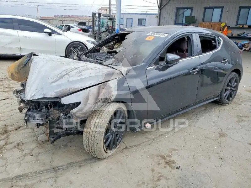 2023 Mazda 3 фото
