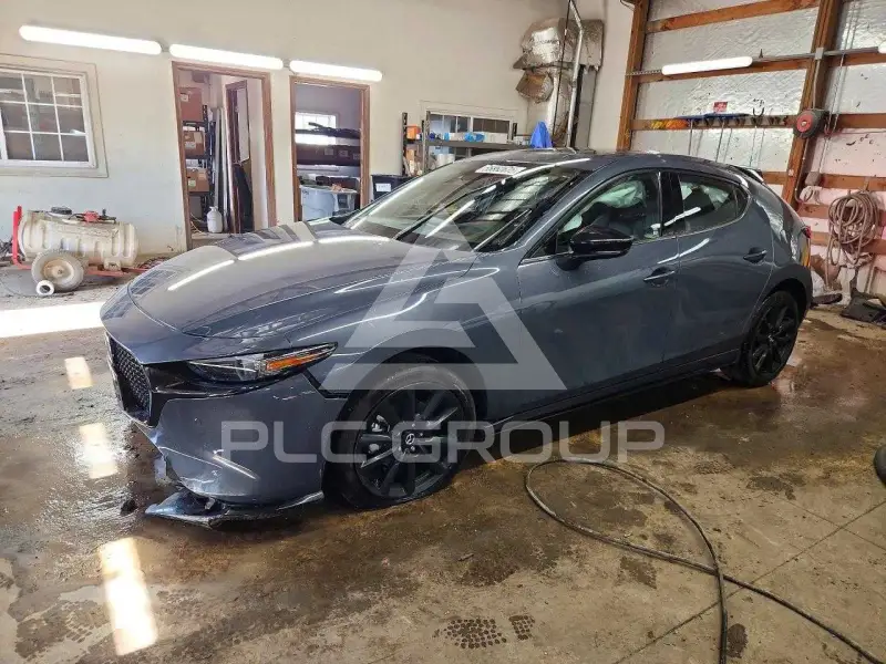 2023 Mazda 3 фото