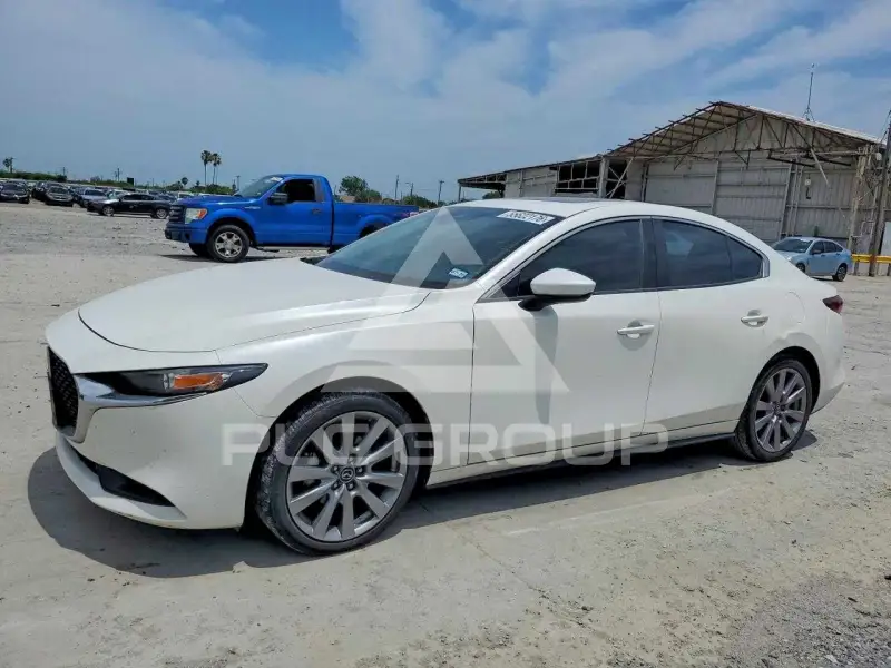 2023 Mazda 3 photo