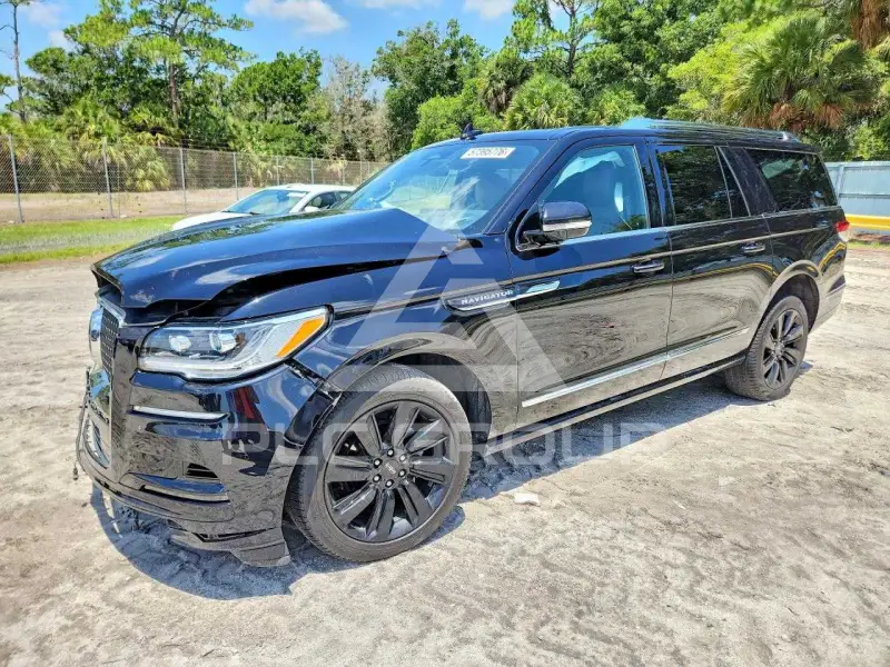 2023 Lincoln NAVIGATOR photo