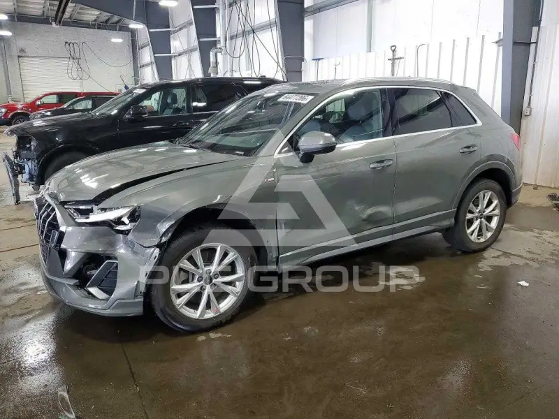 2023 Audi Q3 фото