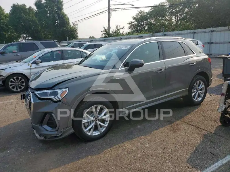 2023 Audi Q3 фото