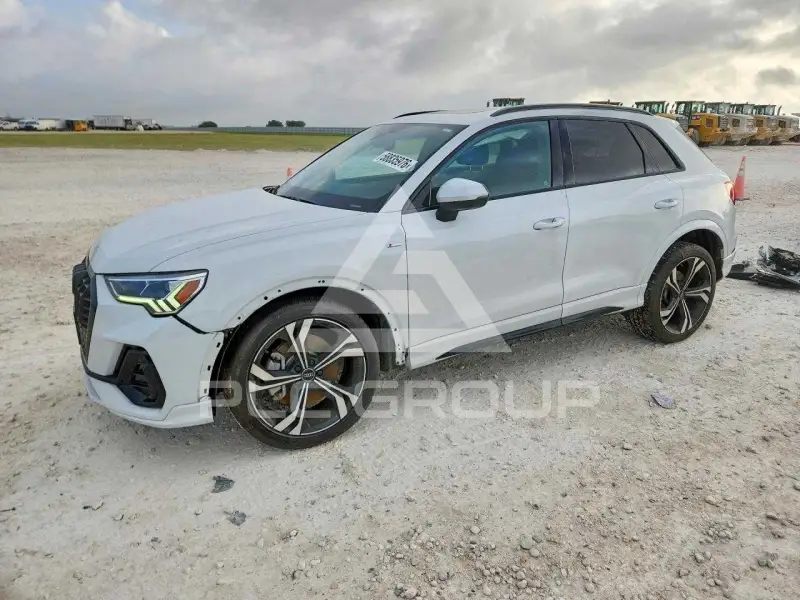 2023 Audi Q3 фото