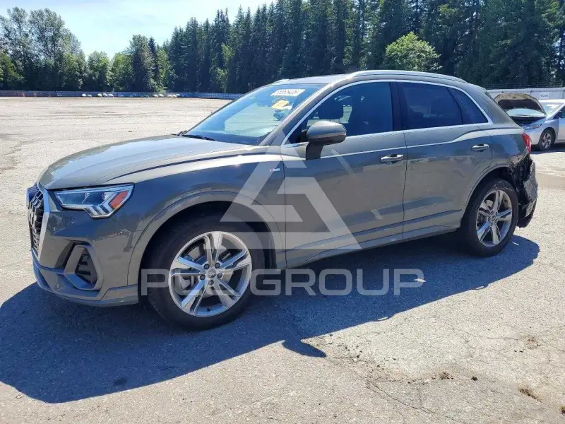 2023 Audi Q3 фото