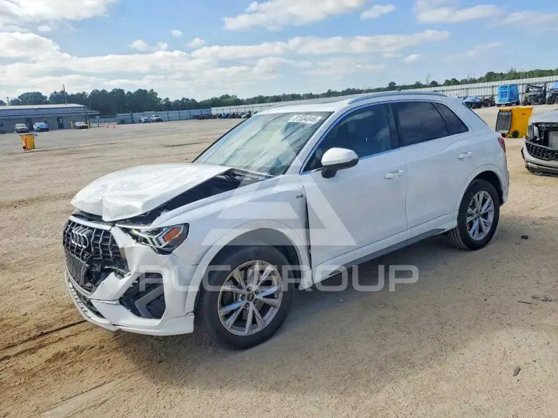 2023 Audi Q3 фото