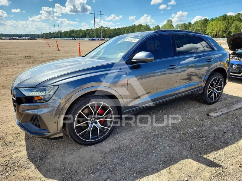 2023 Audi Q8 фото