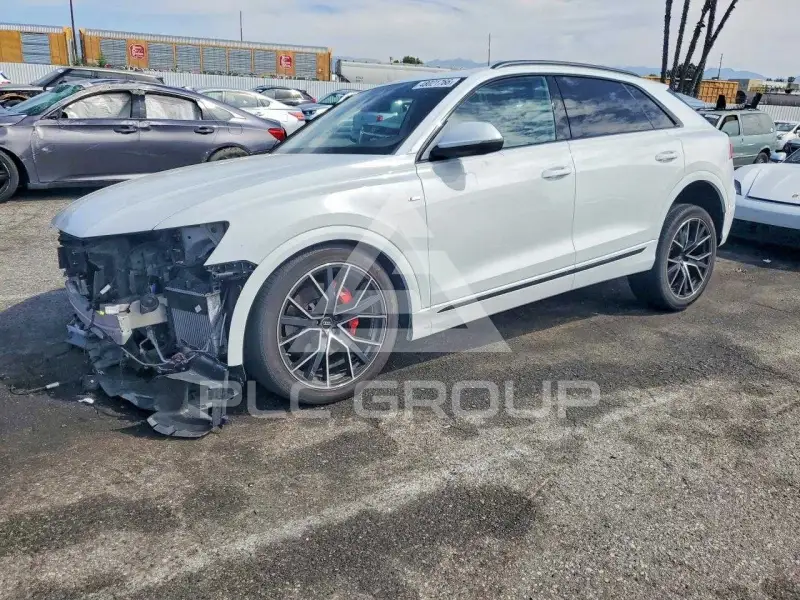 2023 Audi Q8 фото