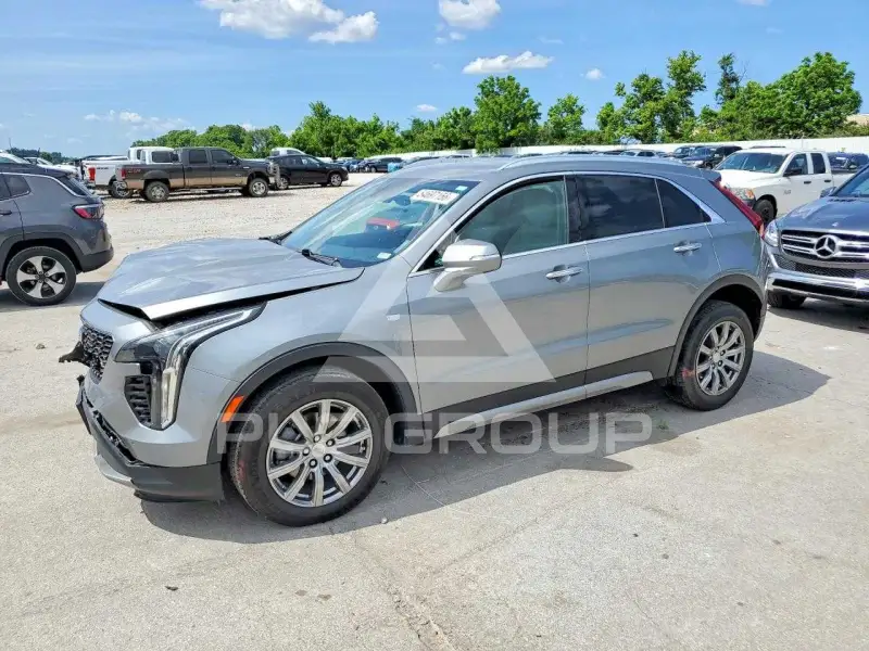 2023 Cadillac XT4 фото