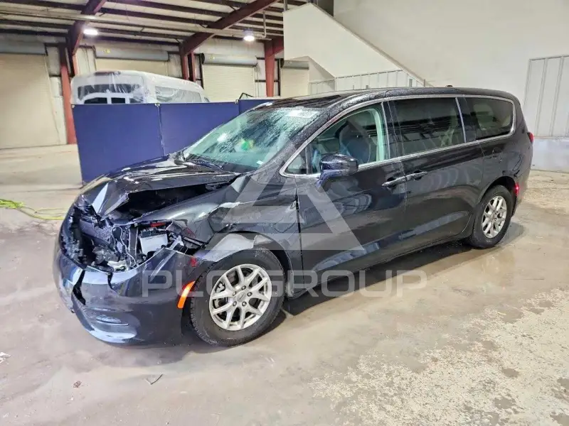 2023 Chrysler Pacifica photo