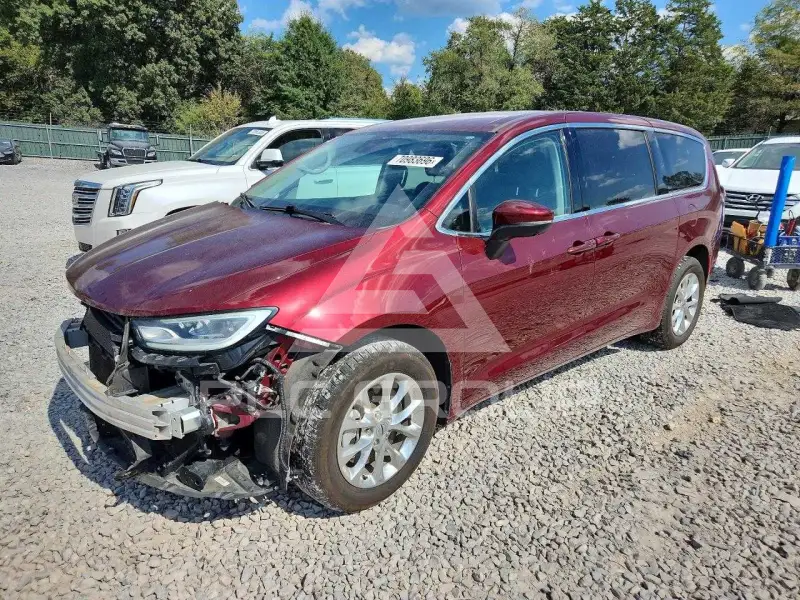 2023 Chrysler PACIFICA photo