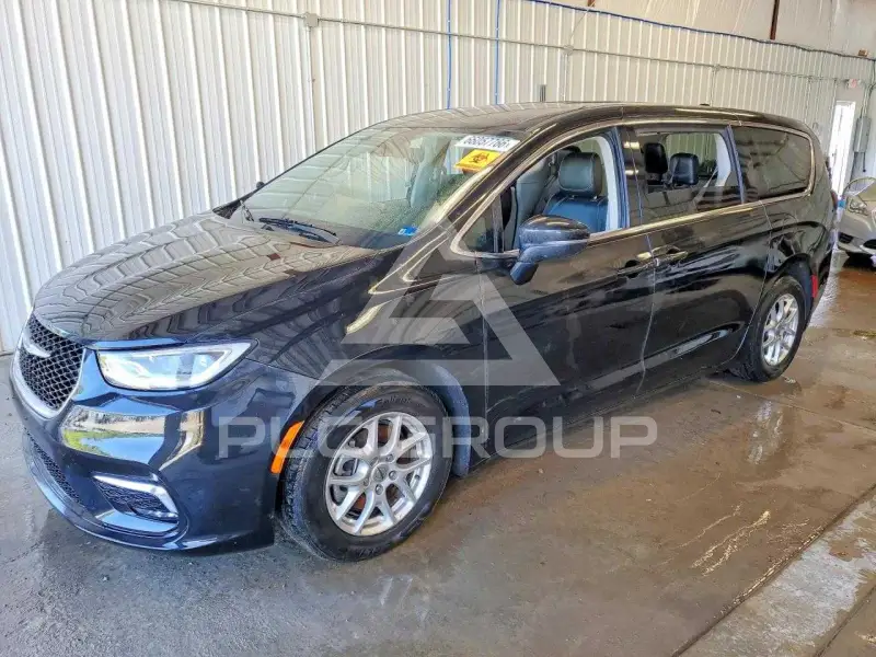 2023 Chrysler PACIFICA photo