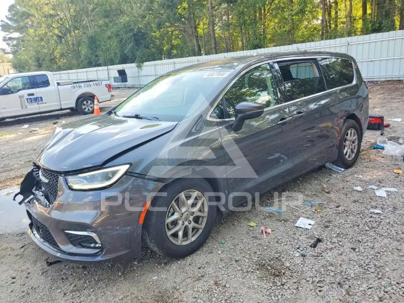 2023 Chrysler PACIFICA photo