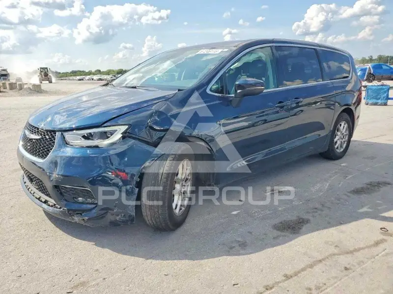 2023 Chrysler PACIFICA photo