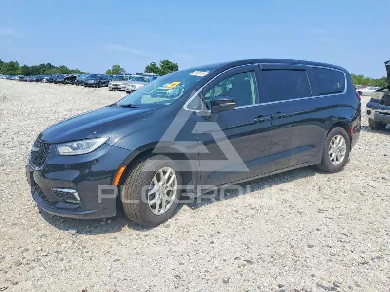 2023 Chrysler PACIFICA photo