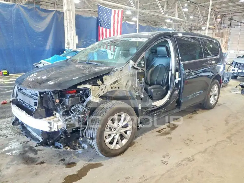 2023 Chrysler PACIFICA фото