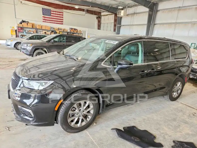2023 Chrysler PACIFICA photo