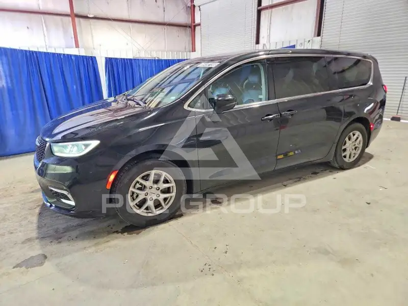 2023 Chrysler PACIFICA photo