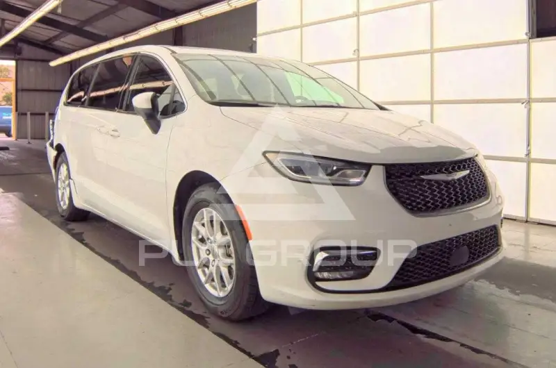 2023 Chrysler PACIFICA photo