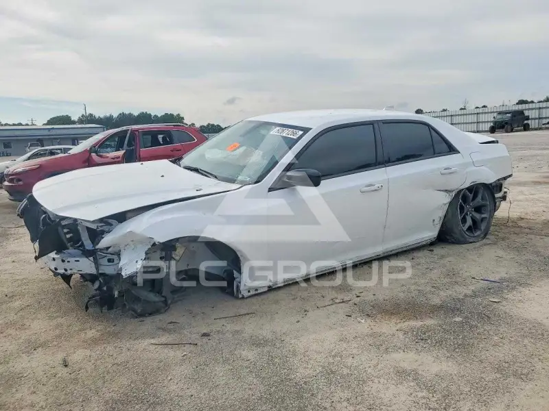 2023 Chrysler 300 фото