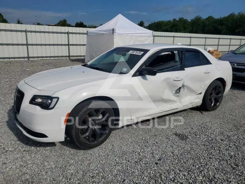 2023 Chrysler 300 фото