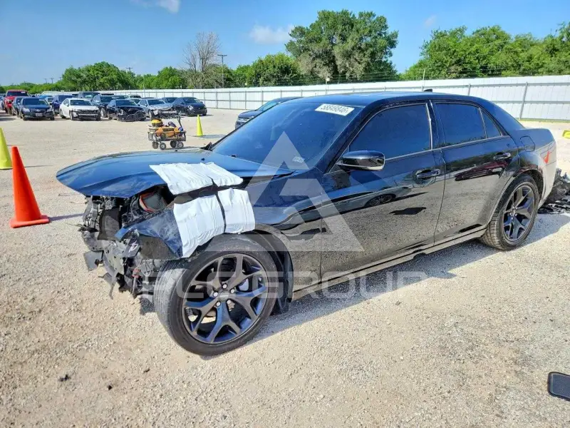 2023 Chrysler 300 фото