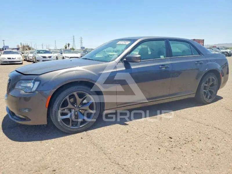 2023 Chrysler 300 фото