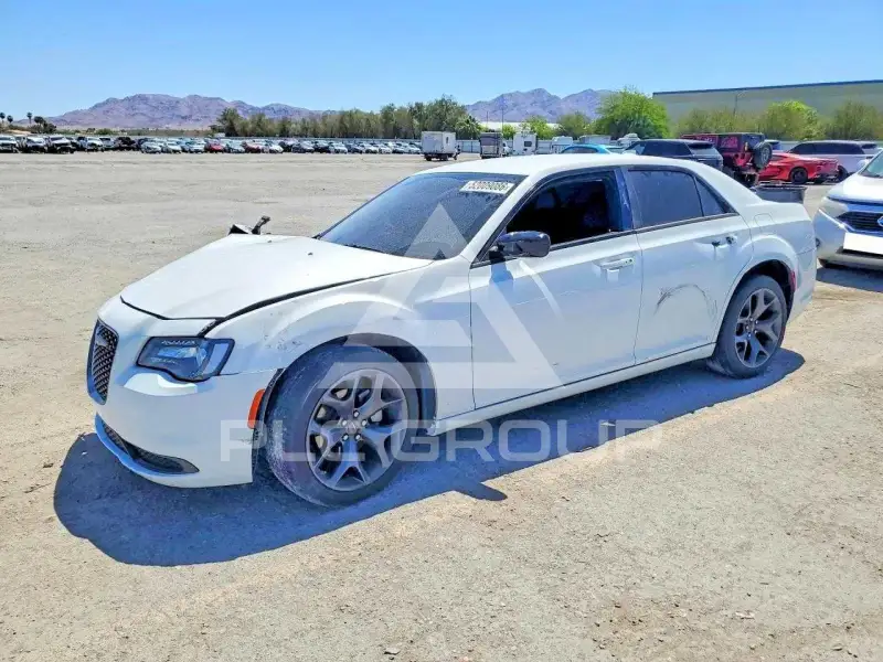 2023 Chrysler 300 фото