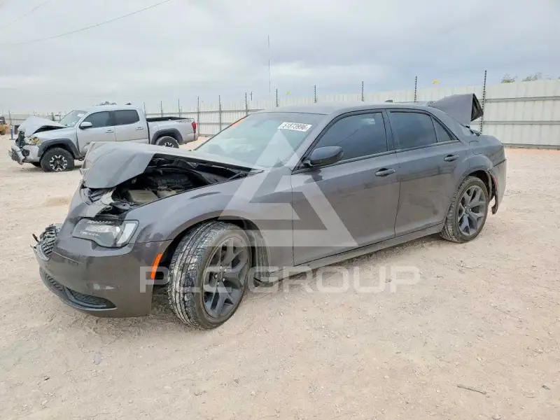 2023 Chrysler 300 фото