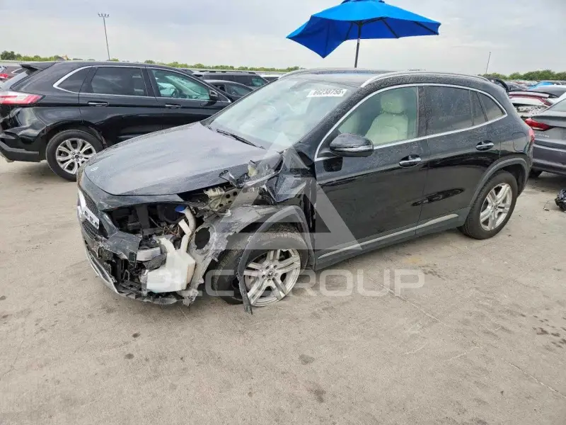 2023 Mercedes Benz GLA-Class фото