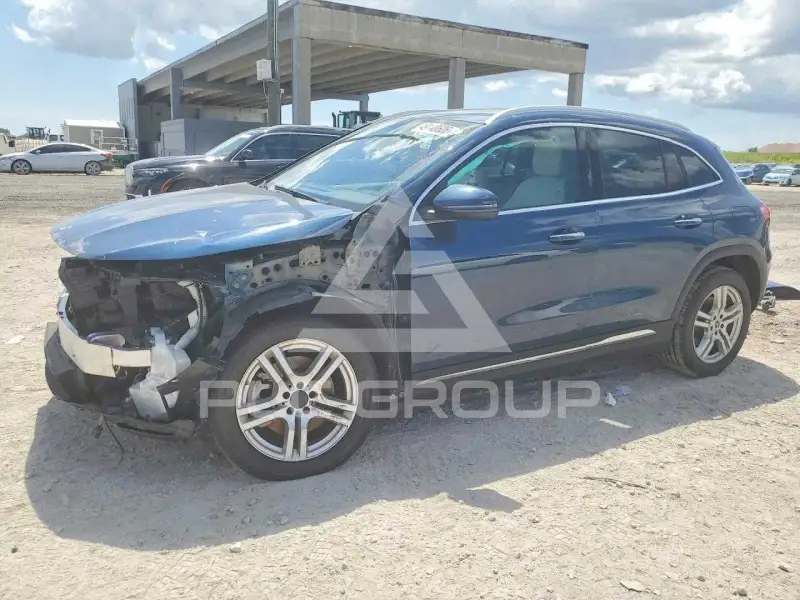 2023 Mercedes Benz GLA-Class фото