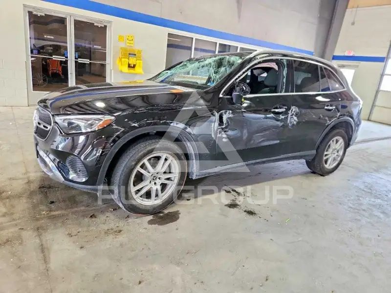 2023 Mercedes Benz GLC-Class фото