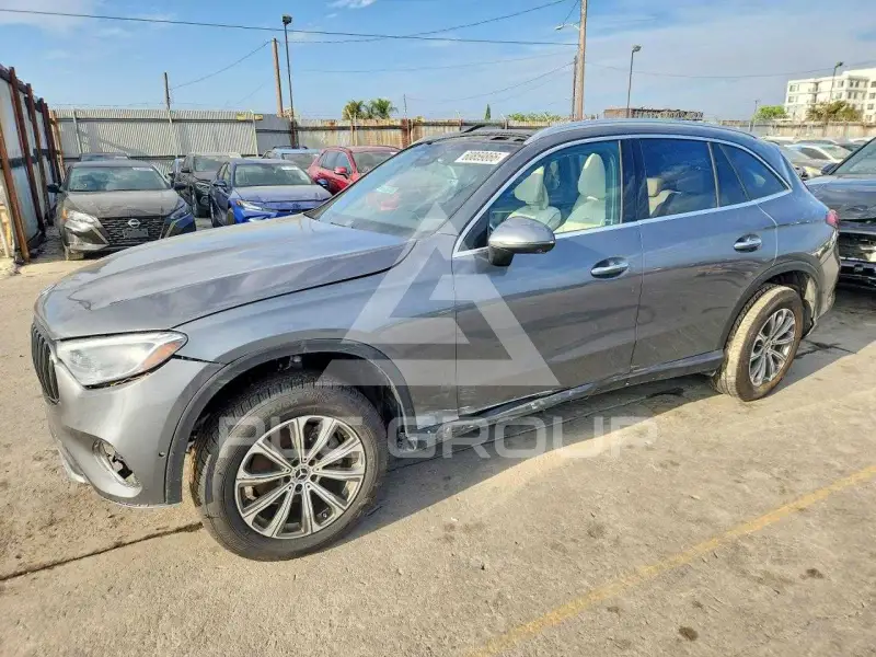 2023 Mercedes Benz GLC-Class фото