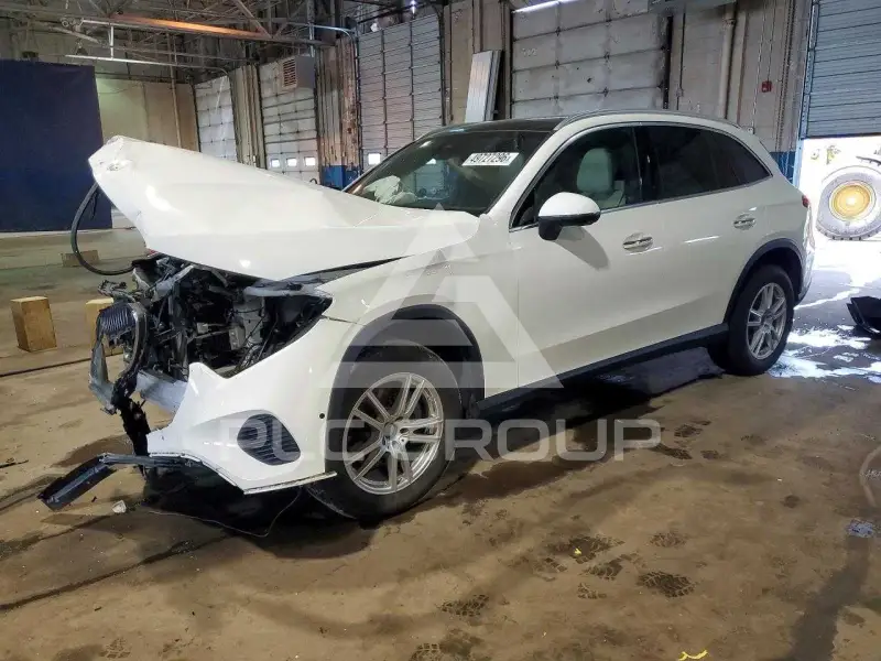 2023 Mercedes Benz GLC-Class фото
