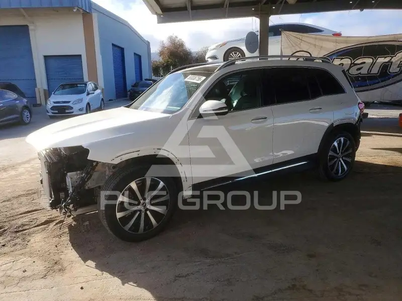 2023 Mercedes Benz GLB фото