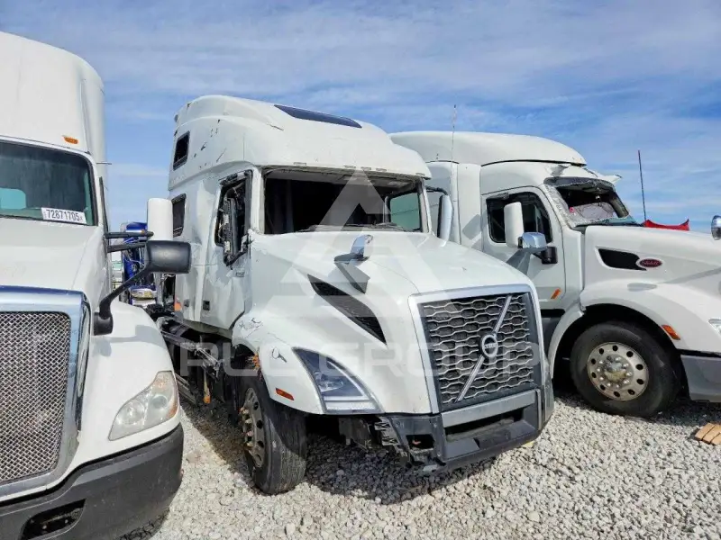 2023 Volvo VNL photo