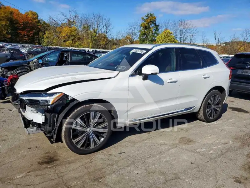 2023 Volvo XC60 photo