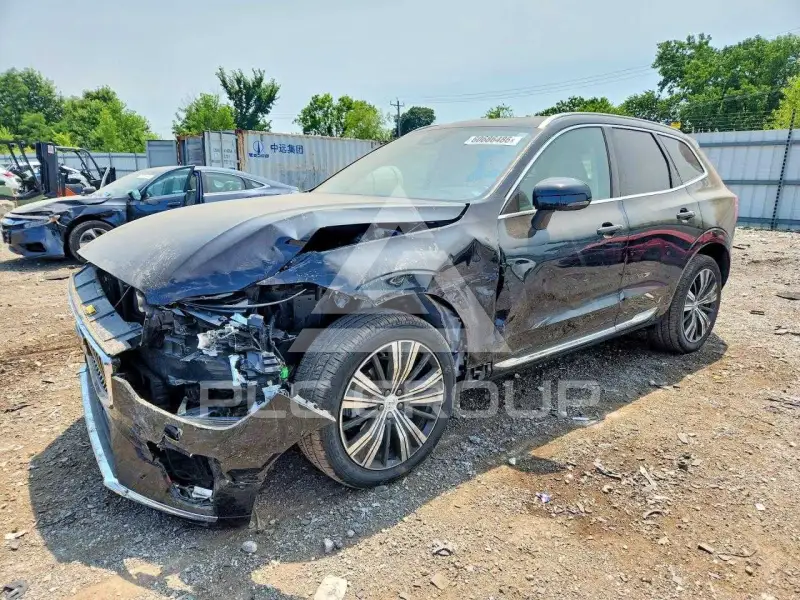 2023 Volvo XC60 фото