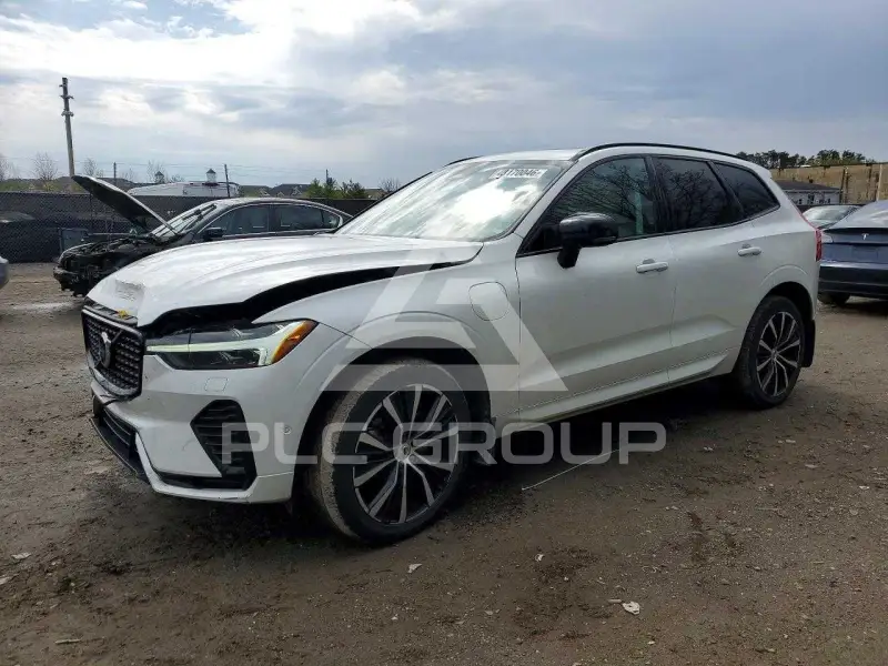 2023 Volvo XC60 фото