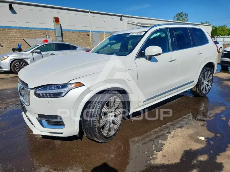 2023 Volvo XC90 photo