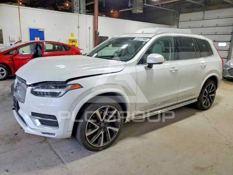 2023 Volvo XC90 фото