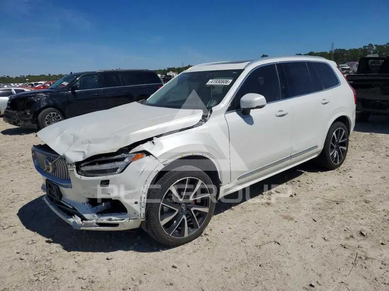 2023 Volvo XC90 photo