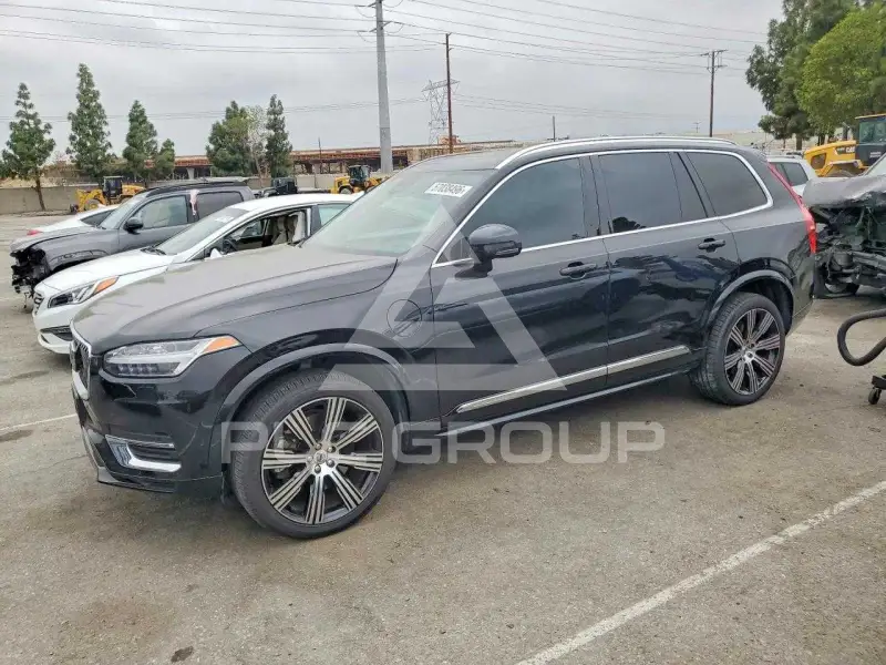 2023 Volvo XC90 фото