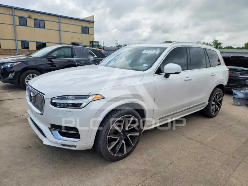 2023 Volvo XC90 фото