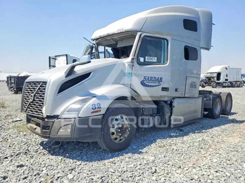 2023 Volvo VNL photo