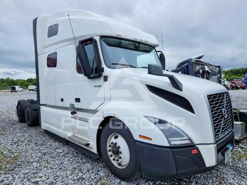 2023 Volvo VNL photo