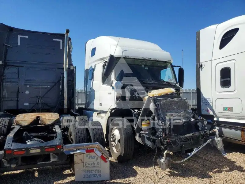 2023 Volvo VNL photo